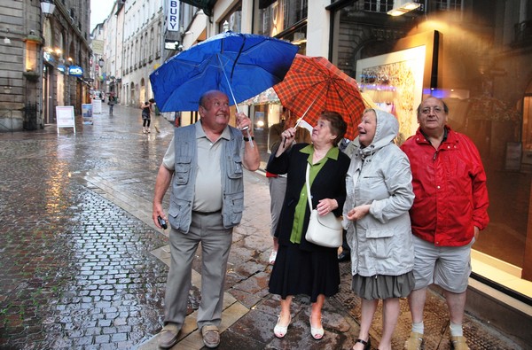 un petit coin de parapluie contre un coin de paradis