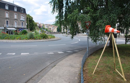 une mire et un cone