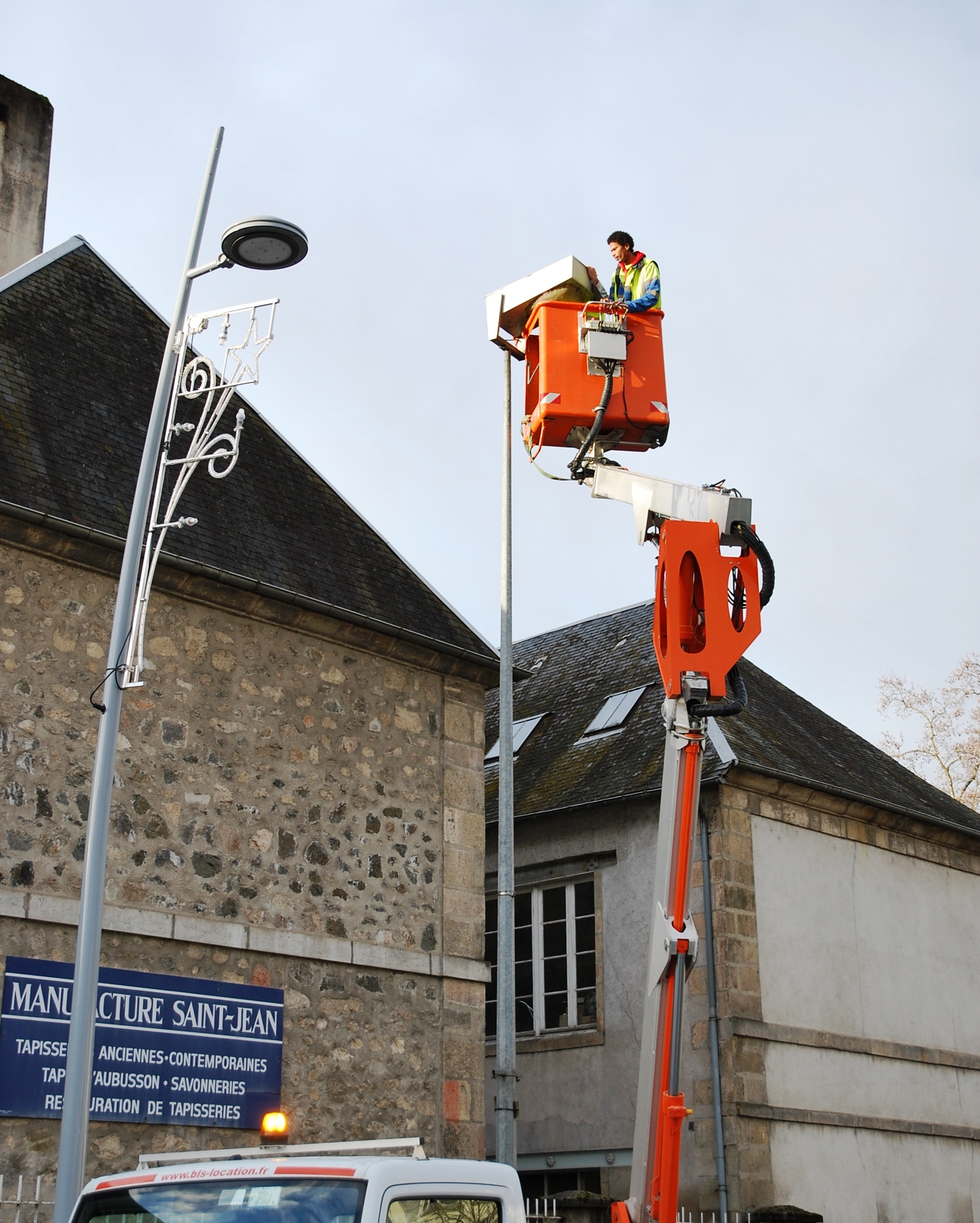 Eclairage avenue des lissiers enlevement ancien lampadaire