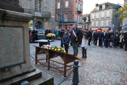 hommage par MM et Charlotte et Mathis du CMJ