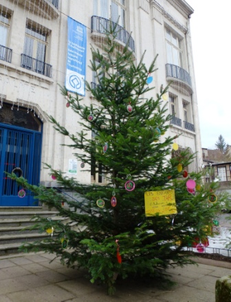 Sapin TAP devant mairie