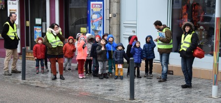 Devant la mairie