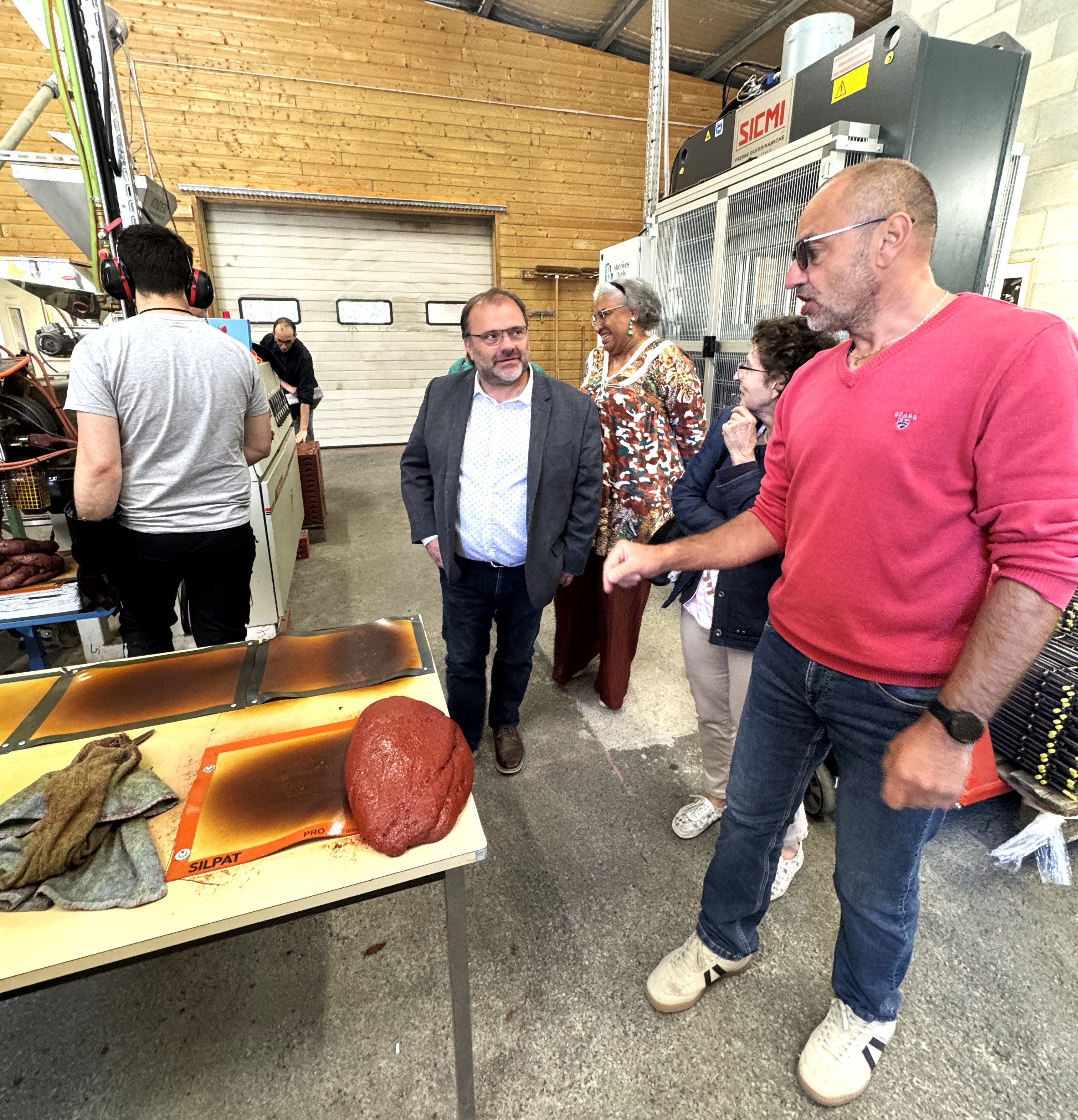 Atelier plastique SD et Paradoux Myriam et Mme Widmann